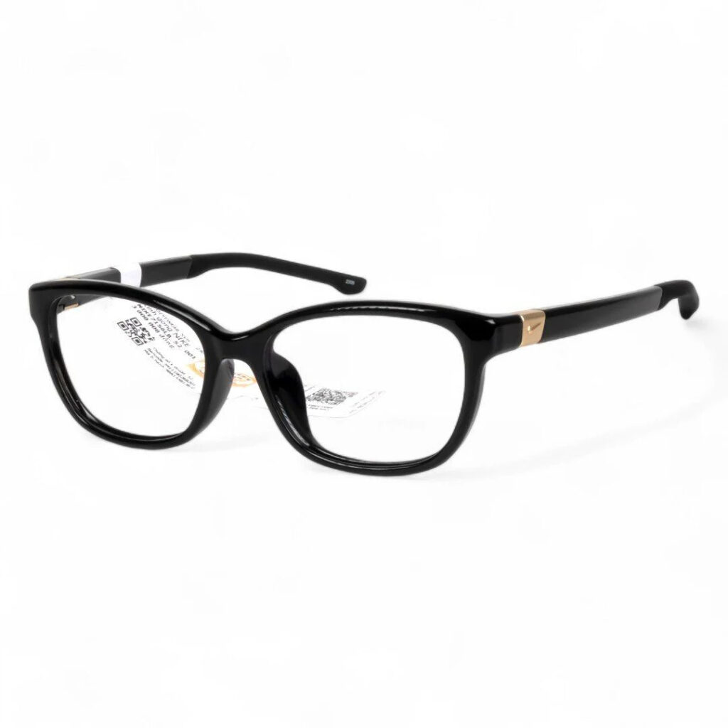 Câu Chuyện Nike Eyewear: Từ Tầm Nhìn Thể Thao Đến Biểu Tượng Thời Trang 38 Nike 7156 LB