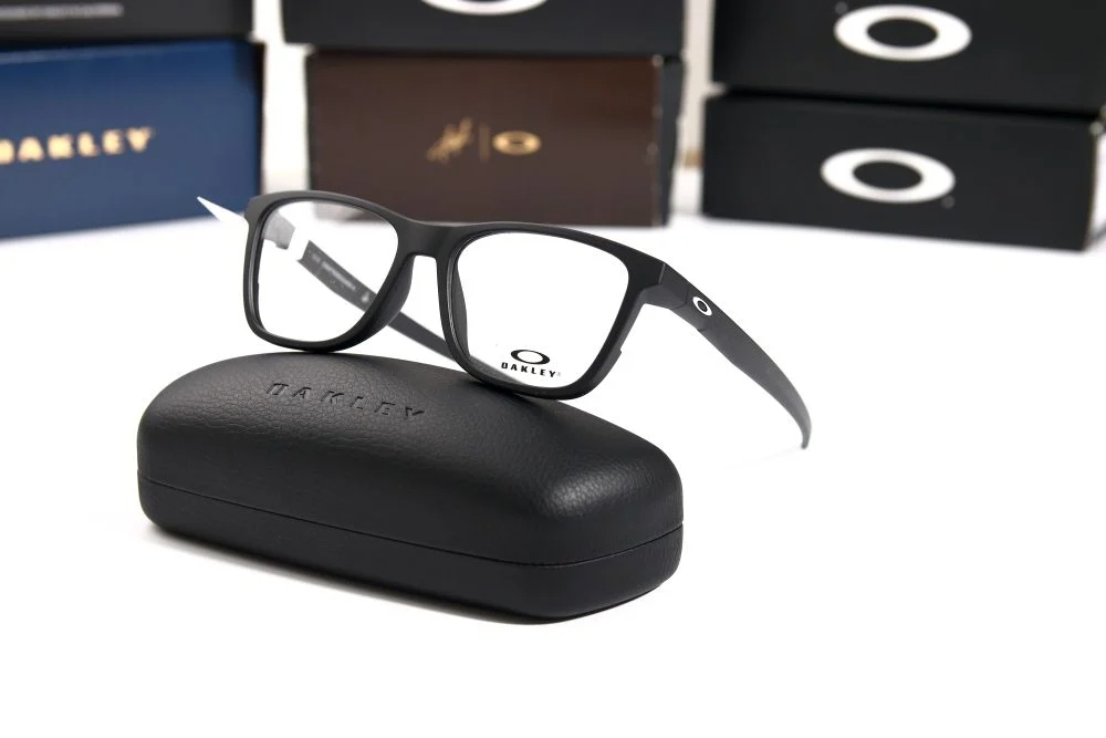 Oakley Centerboard OX8163F