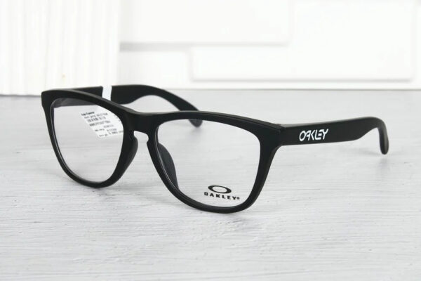 Oakley 0OX8137A