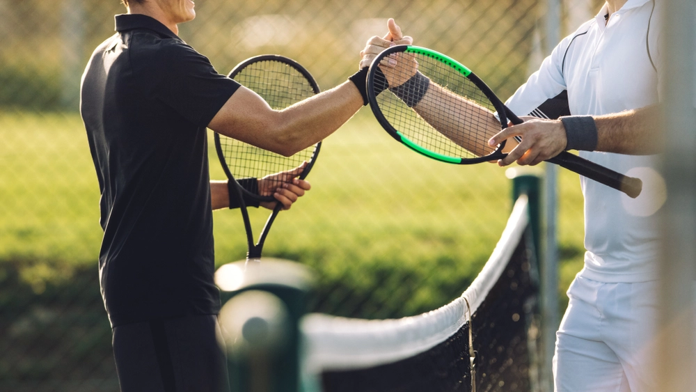 Câu Chuyện Vận Động Viên: Kính Thể Thao Đã Thay Đổi Cách Chơi Tennis Như Thế Nào? 10 kính thể thao