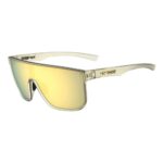 1. Thông số kỹ thuật Tifosi Sanctum XL Thương hiệu: Tifosi Mã sản phẩm: Sanctum XL Loại sản phẩm: Kính mát thể thao Kích thước: 137-17-135 mm Chất liệu gọng: Grilamid TR-90 Chất liệu tròng: Polycarbonate Giới tính: Unisex Bảo hành: 12 tháng chính hãng 2. Tifosi Sanctum XL là bản nâng cấp dành cho người thích “nhiều hơn” Tifosi Sanctum XL được hãng định vị là phiên bản oversized của Sanctum, với diện tích tròng tăng hơn 25% so với bản gốc. Điều đó không chỉ tạo nên vẻ ngoài đậm chất thể thao hơn, mà còn mở rộng vùng che phủ, tăng khả năng bảo vệ và đem lại cảm giác tự tin rõ rệt khi vận động ngoài trời. Điểm thú vị của mẫu kính này là nó không cố gắng trở nên quá kỹ thuật theo kiểu khô cứng. Sanctum XL vẫn giữ được ngôn ngữ thiết kế mạnh, thoáng và hiện đại, nhưng đồng thời mang lại cảm giác rất “đeo được” cho cả tập luyện lẫn các hoạt động outdoor cuối tuần. Đây là kiểu kính dành cho người thích một diện mạo nổi bật, nhưng vẫn cần hiệu năng thật sự phía sau thiết kế. 3. Che phủ tối đa là điểm ăn tiền của Sanctum XL Giá trị lớn nhất của Tifosi Sanctum XL nằm ở khả năng che phủ vượt trội. Tròng kính lớn hơn giúp bảo vệ mắt tốt hơn trước gió, bụi và tia UV, đặc biệt hữu ích khi đạp xe, chạy bộ, tập luyện cường độ cao hoặc di chuyển ngoài trời trong thời gian dài. Đây cũng chính là lợi thế mà hãng nhấn mạnh trên trang sản phẩm chính thức. Với nhóm người dùng thích kính tráng gương, Sanctum XL còn tạo lợi thế về mặt thị giác và phong cách. Các phối màu như tròng gương bạc, gương vàng, gương cobalt, gương hồng rose cho thấy mẫu kính này không chỉ mạnh về công năng mà còn có tính thẩm mỹ rất rõ, hợp với tinh thần sport-fashion hiện đại. 4. Thiết kế dành cho gương mặt lớn, đeo chắc và thoải mái hơn Tifosi mô tả Sanctum XL là mẫu kính sinh ra cho những ai cần fit lớn hơn, vùng che phủ rộng hơn và cảm giác đeo chắc chắn hơn. Đây là lựa chọn đáng chú ý cho người có cỡ đầu lớn, người thích kính bản to, hoặc đơn giản là muốn một chiếc kính nhìn lên mặt phải thật “ra chất” thể thao. Ngoài kích thước lớn, Sanctum XL còn được nhắc đến với các chi tiết hỗ trợ đeo ổn định như đệm mũi và càng kính hydrophilic trên các mô tả bán lẻ, giúp tăng độ bám khi ra mồ hôi. Từ đó có thể thấy đây là mẫu kính thiên về trải nghiệm thực chiến chứ không chỉ dừng ở phần ngoại hình. 5. Gọng nhẹ, tròng bền và tinh thần performance rất rõ Về cấu hình, Tifosi Sanctum XL sử dụng gọng Grilamid TR-90 và tròng Polycarbonate — bộ đôi vật liệu quen thuộc trong thế giới kính thể thao nhờ đặc tính nhẹ, bền và phù hợp với môi trường vận động. Tròng polycarbonate còn giúp tăng độ bền va chạm và hỗ trợ bảo vệ mắt tốt hơn trong các hoạt động ngoài trời. Nhìn tổng thể, Sanctum XL là kiểu sản phẩm rất đúng tinh thần performance eyewear: tròng lớn, dáng mạnh, đeo ổn định và có độ nhận diện cao trên gương mặt. Nó phù hợp với người dùng thích cảm giác “đủ đô” ngay từ ánh nhìn đầu tiên, thay vì những mẫu kính thể thao quá nhỏ hoặc quá an toàn về kiểu dáng. Nhận định này là suy luận từ cấu trúc oversized và định vị chính thức của sản phẩm. Kết luận Tifosi Sanctum XL là mẫu kính tráng gương thể thao đáng chú ý cho người dùng cần fit lớn, che phủ rộng và phong cách nổi bật hơn mặt bằng chung. Với tròng lớn hơn 25%, khả năng bảo vệ tốt hơn trước gió, bụi, tia UV cùng ngôn ngữ thiết kế oversized mạnh mẽ, sản phẩm cho thấy rõ đây là một bản nâng cấp thực sự chứ không chỉ là phiên bản “phóng to” đơn thuần. Nếu bạn đang tìm một mẫu kính thể thao chính hãng vừa hiệu năng, vừa cá tính, Tifosi Sanctum XL là lựa chọn rất đáng cân nhắc.