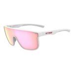 1. Thông số kỹ thuật Tifosi Sanctum XL Thương hiệu: Tifosi Mã sản phẩm: Sanctum XL Loại sản phẩm: Kính mát thể thao Kích thước: 137-17-135 mm Chất liệu gọng: Grilamid TR-90 Chất liệu tròng: Polycarbonate Giới tính: Unisex Bảo hành: 12 tháng chính hãng 2. Tifosi Sanctum XL là bản nâng cấp dành cho người thích “nhiều hơn” Tifosi Sanctum XL được hãng định vị là phiên bản oversized của Sanctum, với diện tích tròng tăng hơn 25% so với bản gốc. Điều đó không chỉ tạo nên vẻ ngoài đậm chất thể thao hơn, mà còn mở rộng vùng che phủ, tăng khả năng bảo vệ và đem lại cảm giác tự tin rõ rệt khi vận động ngoài trời. Điểm thú vị của mẫu kính này là nó không cố gắng trở nên quá kỹ thuật theo kiểu khô cứng. Sanctum XL vẫn giữ được ngôn ngữ thiết kế mạnh, thoáng và hiện đại, nhưng đồng thời mang lại cảm giác rất “đeo được” cho cả tập luyện lẫn các hoạt động outdoor cuối tuần. Đây là kiểu kính dành cho người thích một diện mạo nổi bật, nhưng vẫn cần hiệu năng thật sự phía sau thiết kế. 3. Che phủ tối đa là điểm ăn tiền của Sanctum XL Giá trị lớn nhất của Tifosi Sanctum XL nằm ở khả năng che phủ vượt trội. Tròng kính lớn hơn giúp bảo vệ mắt tốt hơn trước gió, bụi và tia UV, đặc biệt hữu ích khi đạp xe, chạy bộ, tập luyện cường độ cao hoặc di chuyển ngoài trời trong thời gian dài. Đây cũng chính là lợi thế mà hãng nhấn mạnh trên trang sản phẩm chính thức. Với nhóm người dùng thích kính tráng gương, Sanctum XL còn tạo lợi thế về mặt thị giác và phong cách. Các phối màu như tròng gương bạc, gương vàng, gương cobalt, gương hồng rose cho thấy mẫu kính này không chỉ mạnh về công năng mà còn có tính thẩm mỹ rất rõ, hợp với tinh thần sport-fashion hiện đại. 4. Thiết kế dành cho gương mặt lớn, đeo chắc và thoải mái hơn Tifosi mô tả Sanctum XL là mẫu kính sinh ra cho những ai cần fit lớn hơn, vùng che phủ rộng hơn và cảm giác đeo chắc chắn hơn. Đây là lựa chọn đáng chú ý cho người có cỡ đầu lớn, người thích kính bản to, hoặc đơn giản là muốn một chiếc kính nhìn lên mặt phải thật “ra chất” thể thao. Ngoài kích thước lớn, Sanctum XL còn được nhắc đến với các chi tiết hỗ trợ đeo ổn định như đệm mũi và càng kính hydrophilic trên các mô tả bán lẻ, giúp tăng độ bám khi ra mồ hôi. Từ đó có thể thấy đây là mẫu kính thiên về trải nghiệm thực chiến chứ không chỉ dừng ở phần ngoại hình. 5. Gọng nhẹ, tròng bền và tinh thần performance rất rõ Về cấu hình, Tifosi Sanctum XL sử dụng gọng Grilamid TR-90 và tròng Polycarbonate — bộ đôi vật liệu quen thuộc trong thế giới kính thể thao nhờ đặc tính nhẹ, bền và phù hợp với môi trường vận động. Tròng polycarbonate còn giúp tăng độ bền va chạm và hỗ trợ bảo vệ mắt tốt hơn trong các hoạt động ngoài trời. Nhìn tổng thể, Sanctum XL là kiểu sản phẩm rất đúng tinh thần performance eyewear: tròng lớn, dáng mạnh, đeo ổn định và có độ nhận diện cao trên gương mặt. Nó phù hợp với người dùng thích cảm giác “đủ đô” ngay từ ánh nhìn đầu tiên, thay vì những mẫu kính thể thao quá nhỏ hoặc quá an toàn về kiểu dáng. Nhận định này là suy luận từ cấu trúc oversized và định vị chính thức của sản phẩm. Kết luận Tifosi Sanctum XL là mẫu kính tráng gương thể thao đáng chú ý cho người dùng cần fit lớn, che phủ rộng và phong cách nổi bật hơn mặt bằng chung. Với tròng lớn hơn 25%, khả năng bảo vệ tốt hơn trước gió, bụi, tia UV cùng ngôn ngữ thiết kế oversized mạnh mẽ, sản phẩm cho thấy rõ đây là một bản nâng cấp thực sự chứ không chỉ là phiên bản “phóng to” đơn thuần. Nếu bạn đang tìm một mẫu kính thể thao chính hãng vừa hiệu năng, vừa cá tính, Tifosi Sanctum XL là lựa chọn rất đáng cân nhắc.